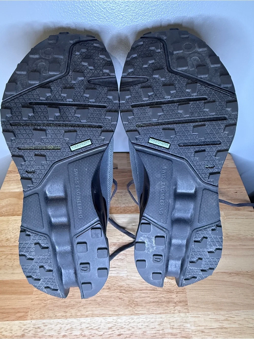 On Running Cloudsurer Trail Men's Shoe - Eclipse/Black